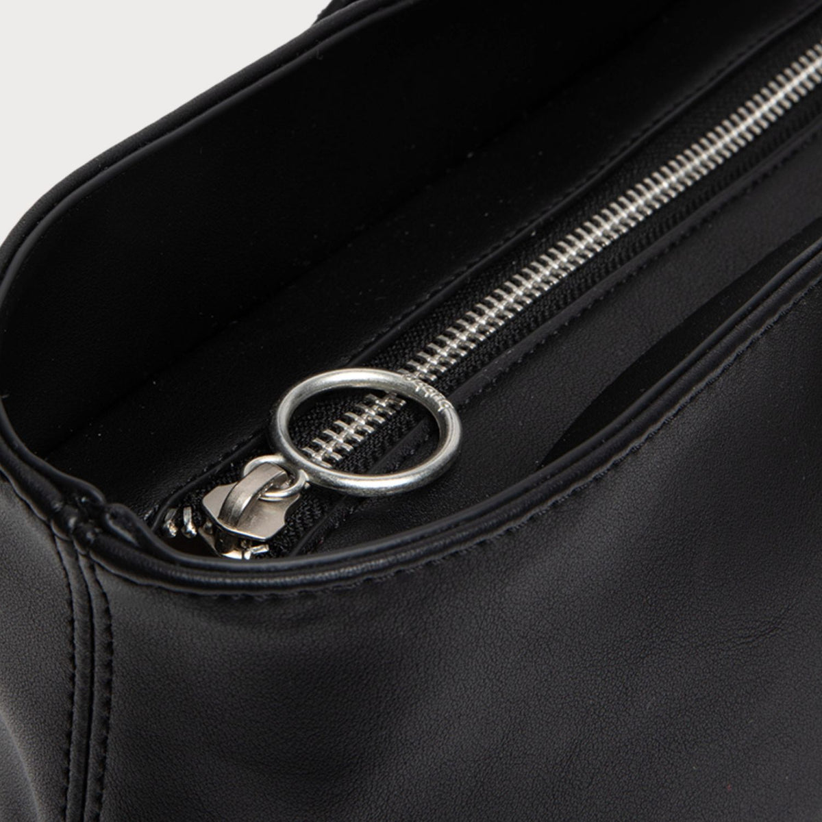 TOTE SMITH