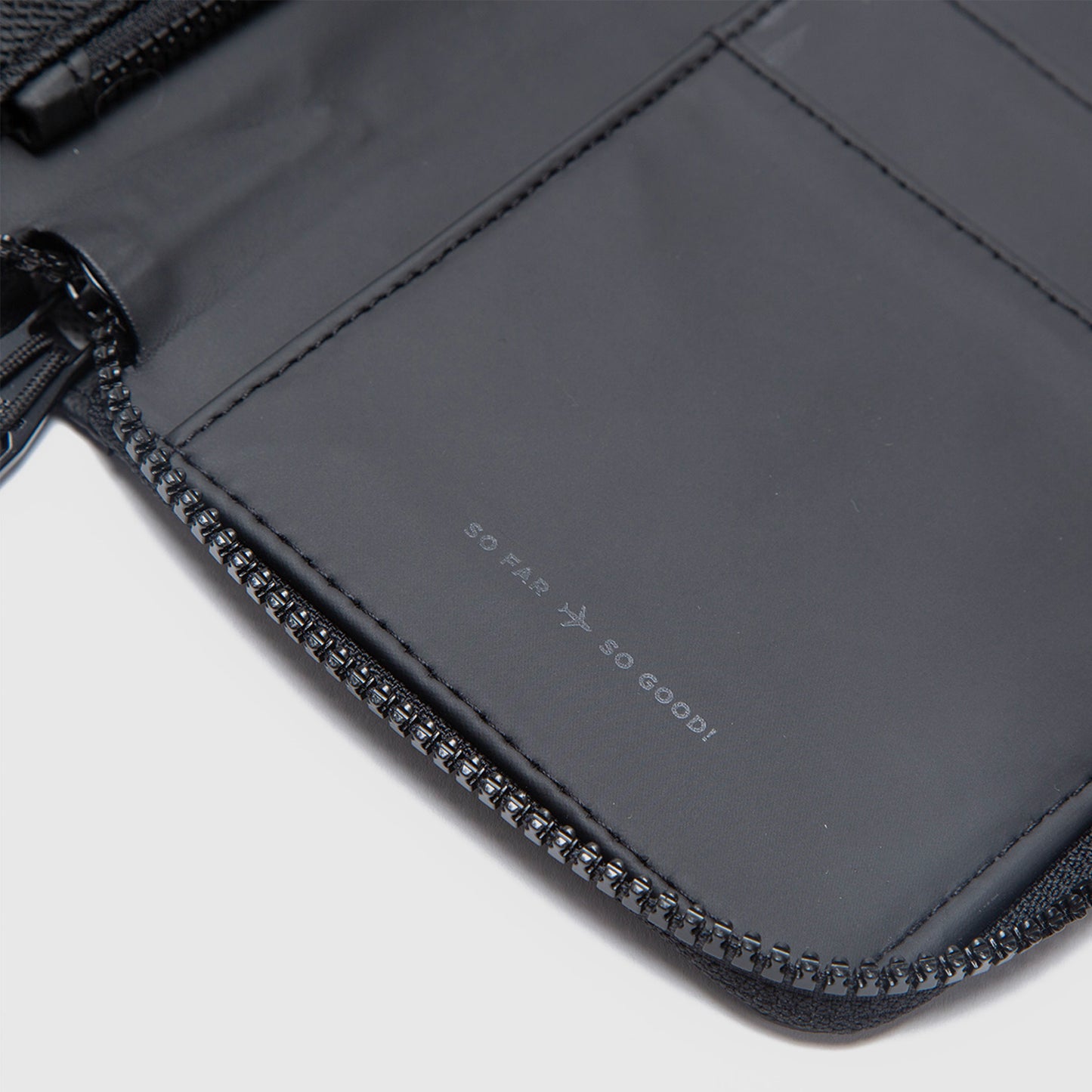 PORTA PASAPORTE CROSSBODY TRAVEL