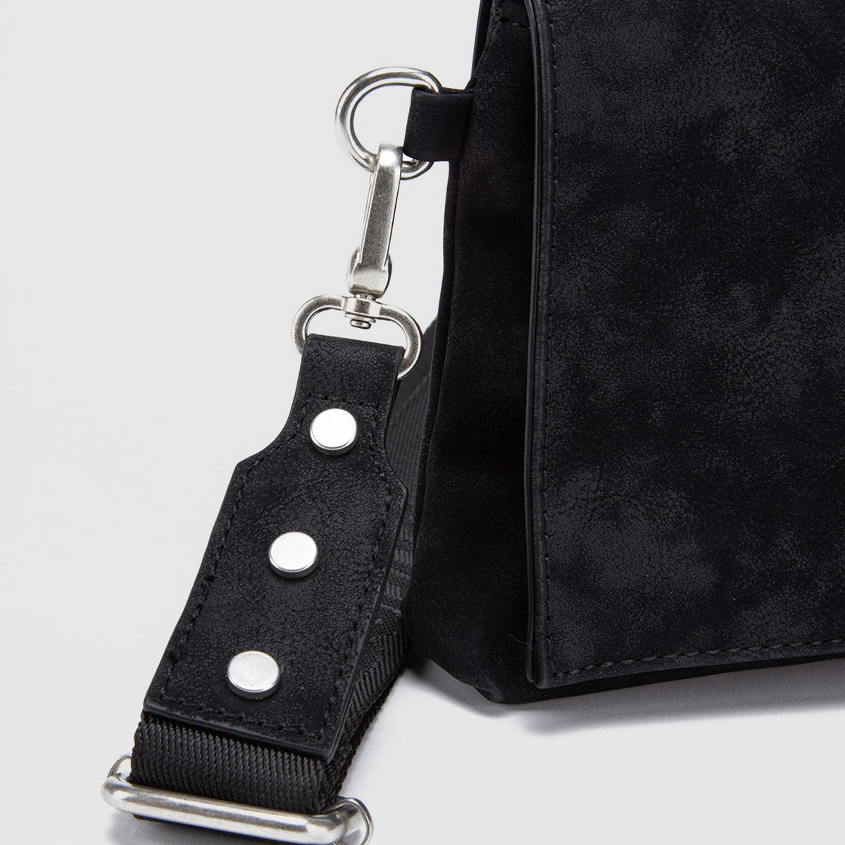 FLAT CROSSBODY VEFREE