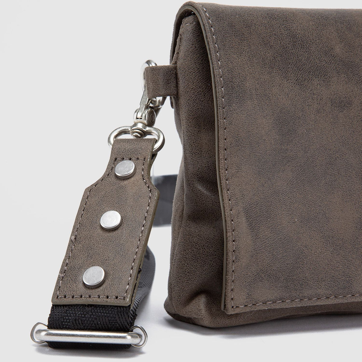 FLAT CROSSBODY VEFREE
