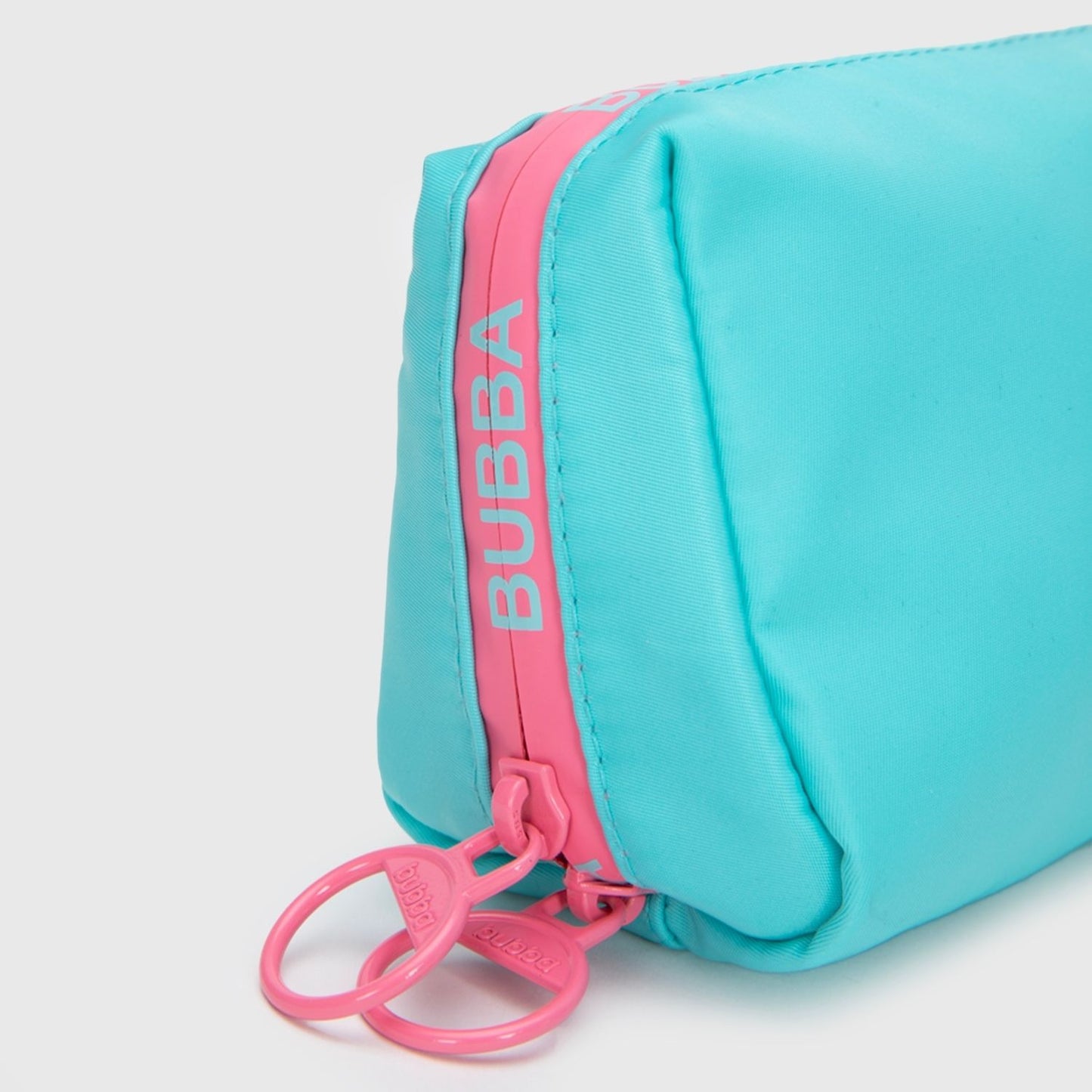 POUCH DAY ESSENTIALS