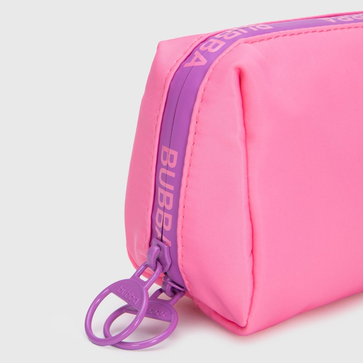 POUCH DAY ESSENTIALS